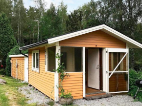 Holiday home ASKERÖN in Hjälteby